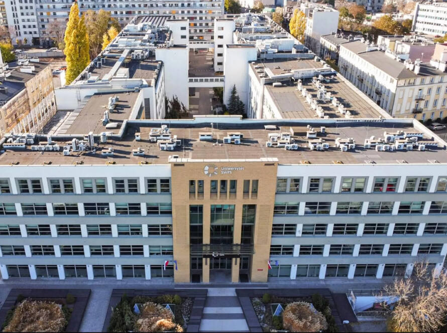 SWPS University ( Varşova Sosyal Bilimler Üniversitesi ) ana bina