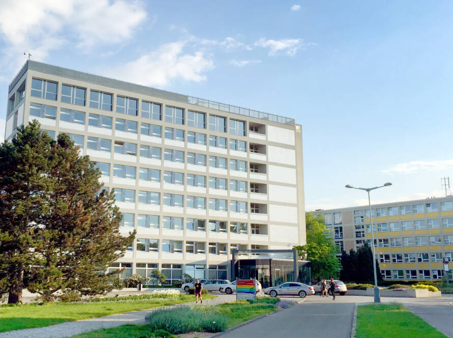 Çek Yaşam Bilimleri Üniversitesi campüs