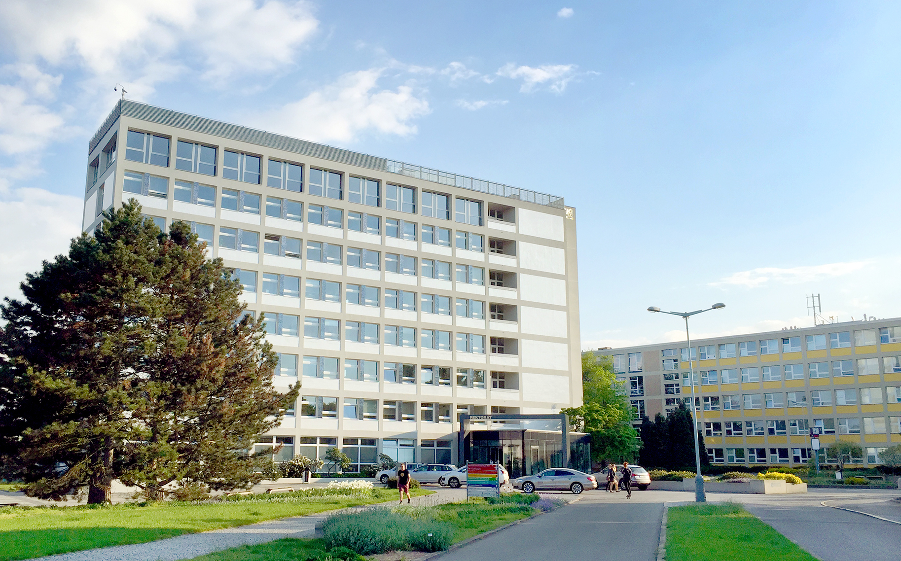 Çek Yaşam Bilimleri Üniversitesi