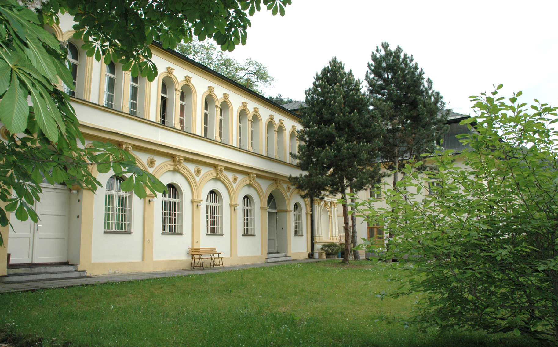 Çek Yaşam Bilimleri Üniversitesi campüs