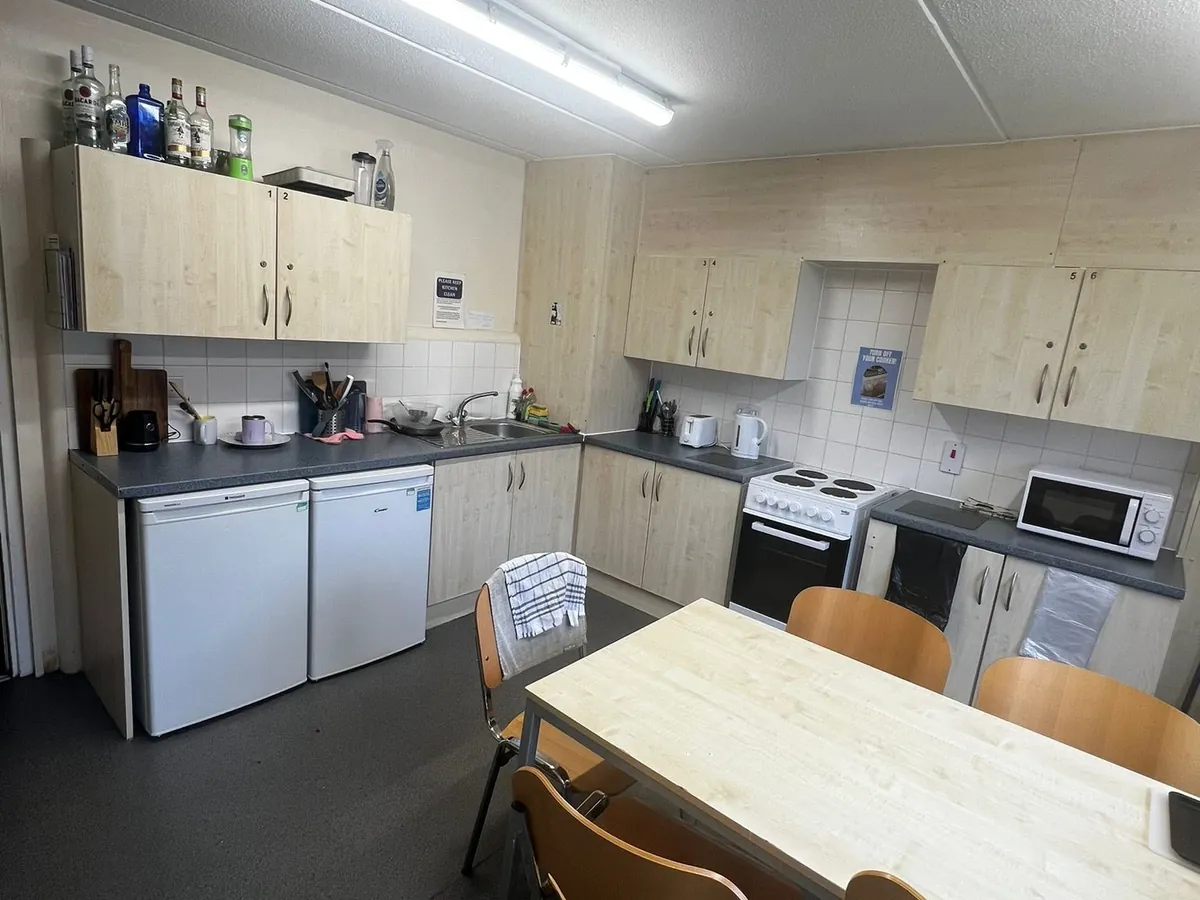 02-shared-kitchen
