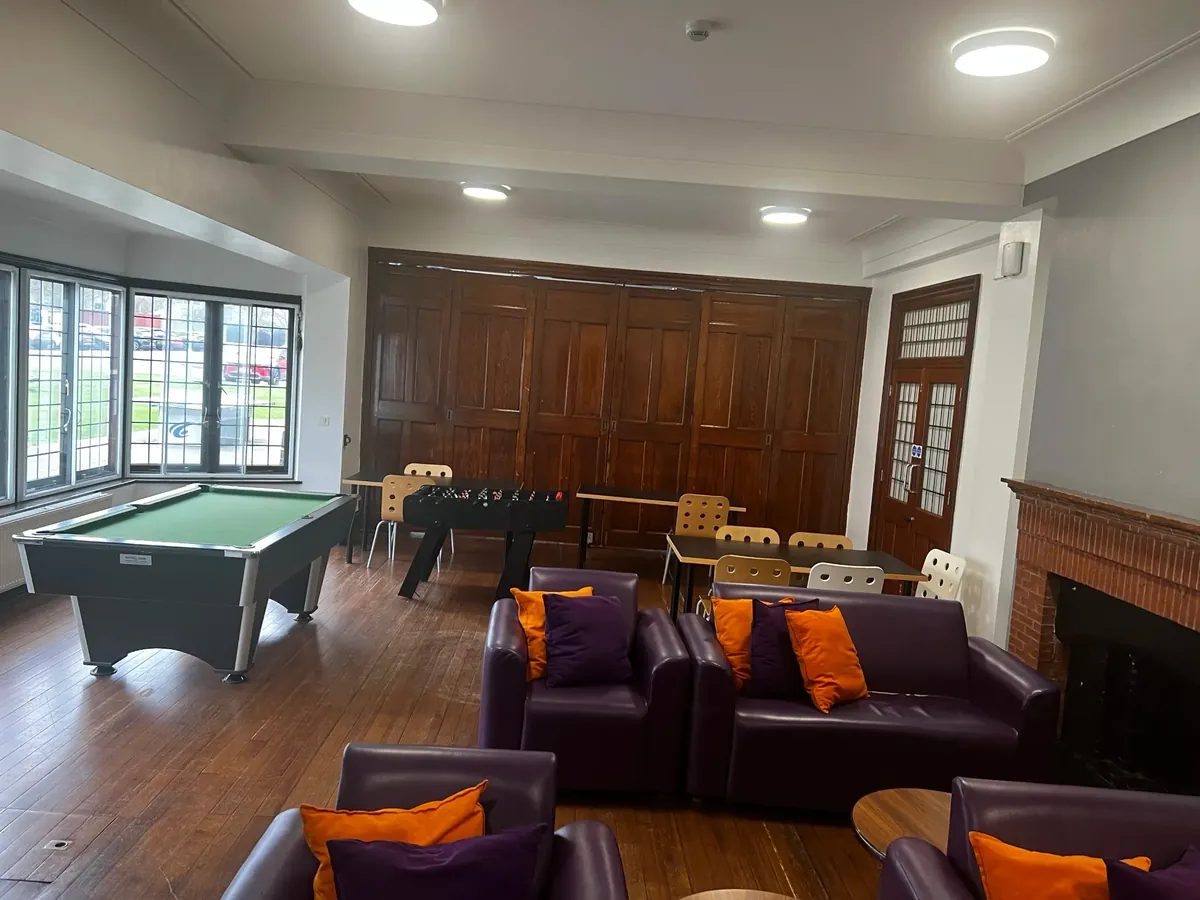 06-common-room